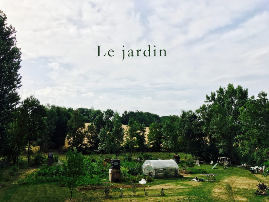 Le jardin du restaurant Bernard Gisquet dans le Tarn, Albi, Gaillac, Cordes-sur-Ciel